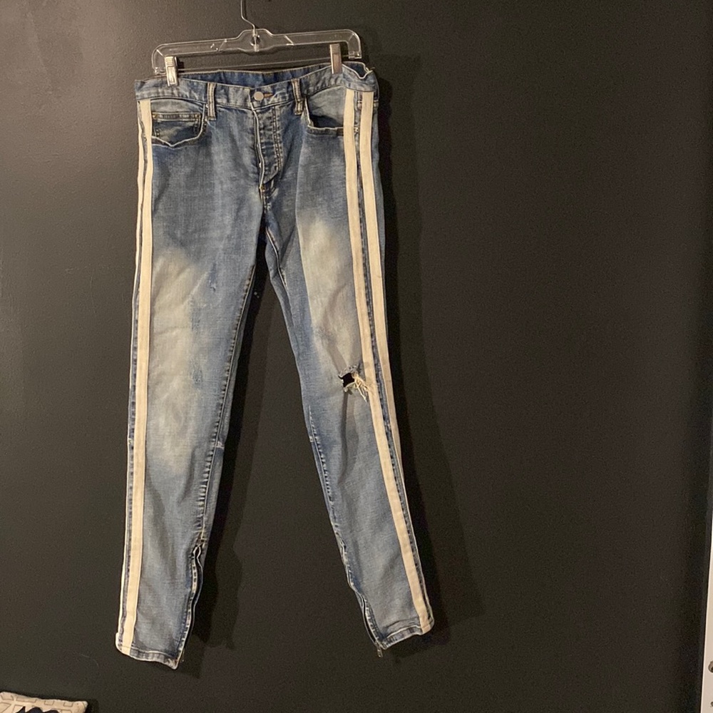 Blue ripped jeans from MNML